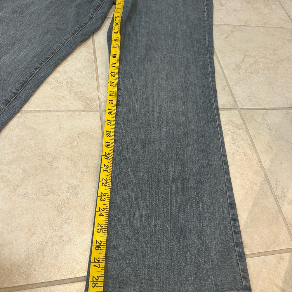 Classic Blue Women's Jeans - Picture 4 of 4